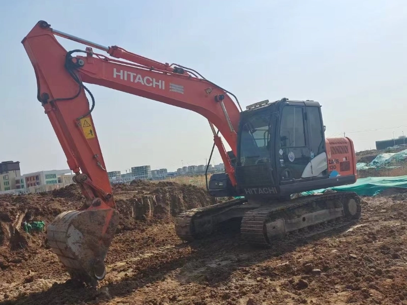 Used Hitachi130 excavator2