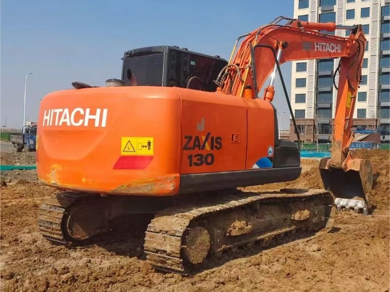 Used Hitachi130 excavator4